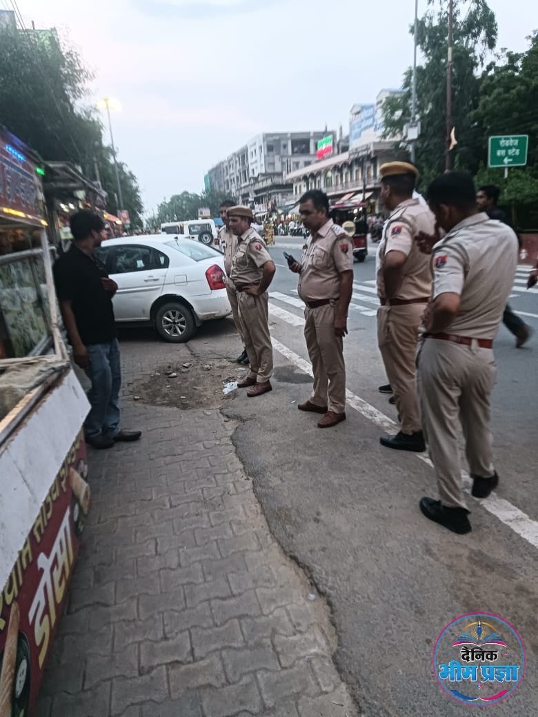 रोड नंबर-1 पर अतिक्रमण के खिलाफ संयुक्त कार्रवाई, 15 वाहनों के चालान