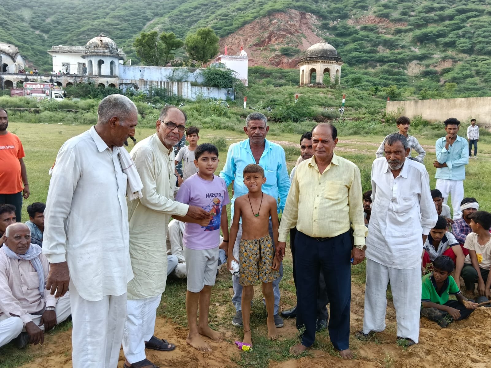 सिंघाना में तीज पर्व पर तीज वाला जोहड़ पर भरा मेला, दंगल में पहलवानों ने दिखाया दमखम